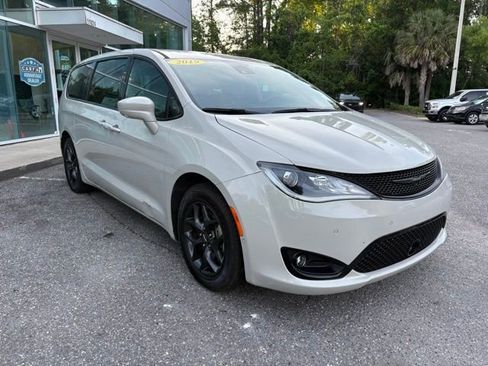 Used 2019 Chrysler Pacifica Touring Plus FWD image 7