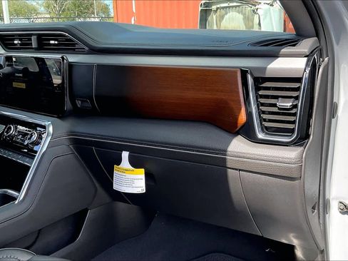 Used 2025 GMC Sierra 1500 Denali w/ Denali Reserve Package image 18