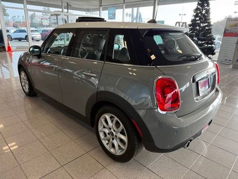 Used 2016 MINI Cooper 4-Door Hardtop image 5