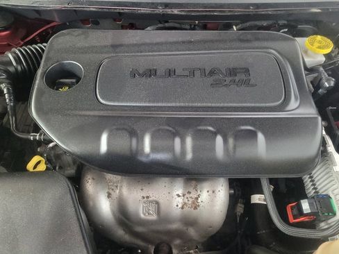 Used 2019 Jeep Cherokee Latitude w/ Cold Weather Group AWD/4WD image 30