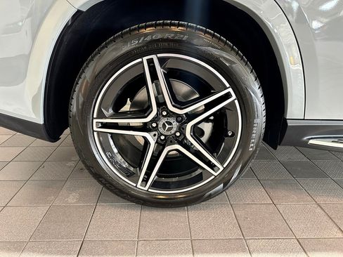 Used 2026 Mercedes-Benz GLS 450 4MATIC image 16