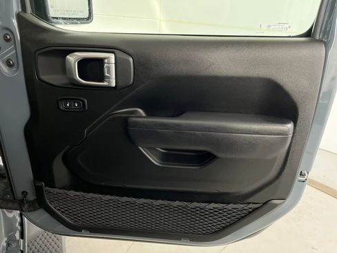 Used 2024 Jeep Wrangler Sport S image 28