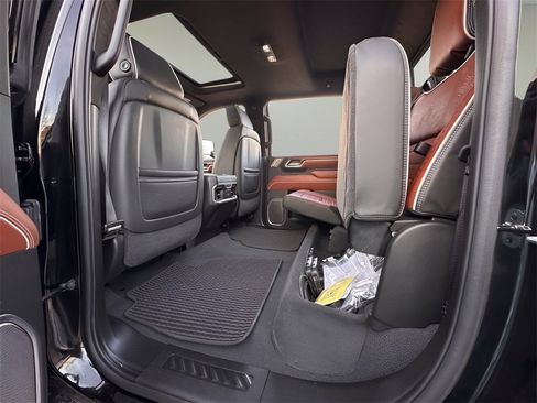 Used 2025 GMC Sierra 2500 Denali Ultimate w/ Max Trailering Package image 30