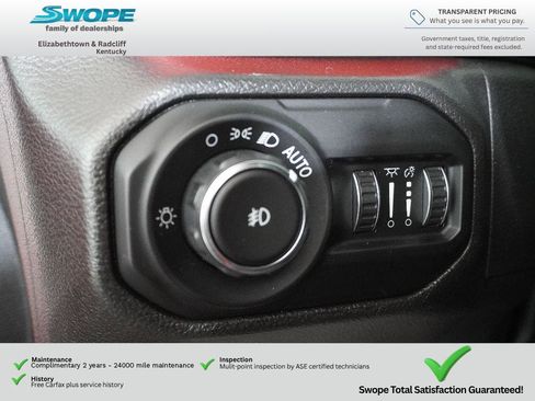 Used 2022 Jeep Wrangler Unlimited Rubicon w/ Xtreme Recon 35" Tire Package AWD/4WD image 14
