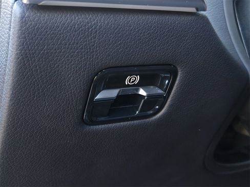 Used 2022 Mercedes-Benz S 580 4MATIC Sedan w/ AMG Line Package image 22