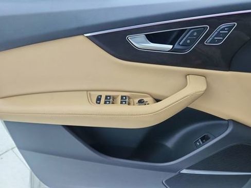 Used 2023 Audi Q8 Premium Plus w/ Premium Plus Package image 34