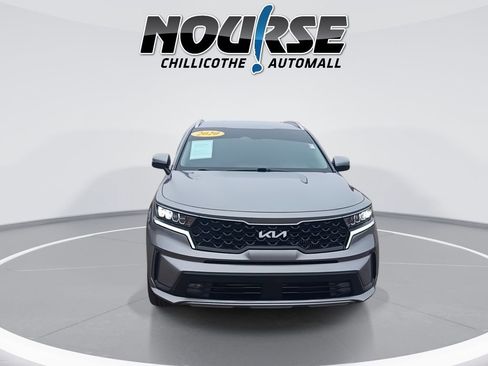 Used 2023 Kia Sorento EX image 3