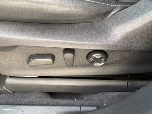 Used 2023 Subaru Ascent Touring image 17