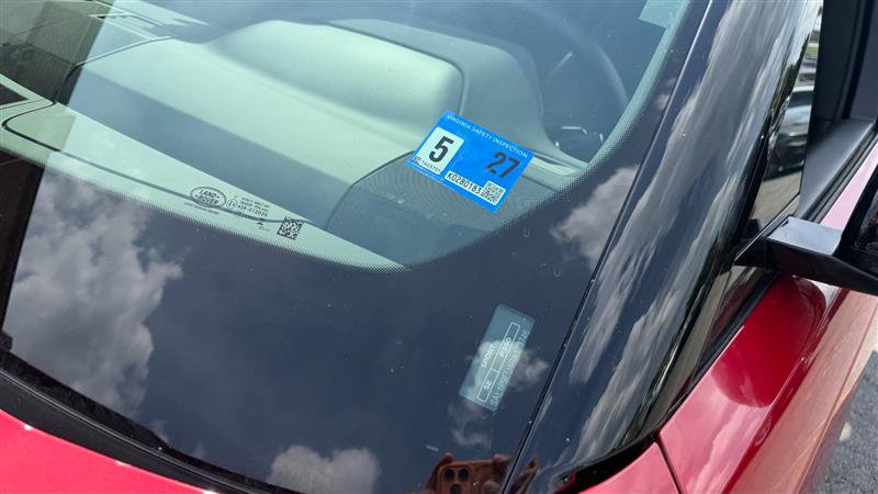 Used 2024 Land Rover Range Rover Sport SE AWD/4WD image 4