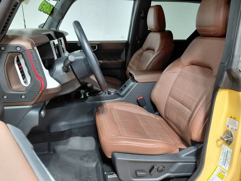 Certified 2023 Ford Bronco Heritage Edition AWD/4WD image 5