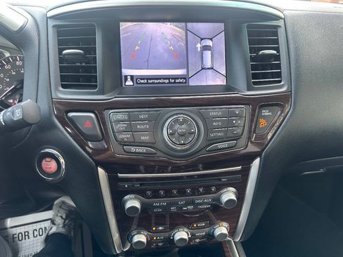 Used 2013 Nissan Pathfinder Platinum AWD/4WD image 17