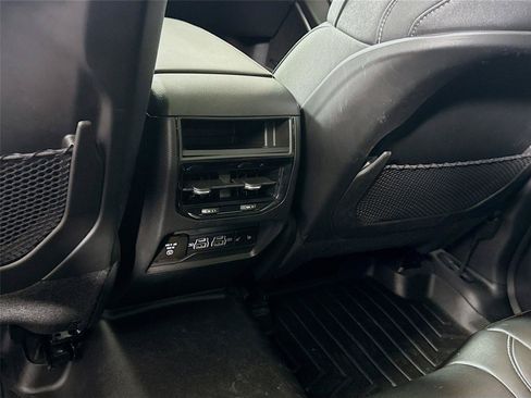 Used 2023 Jeep Grand Cherokee Limited w/ Luxury Tech Group II AWD/4WD image 20