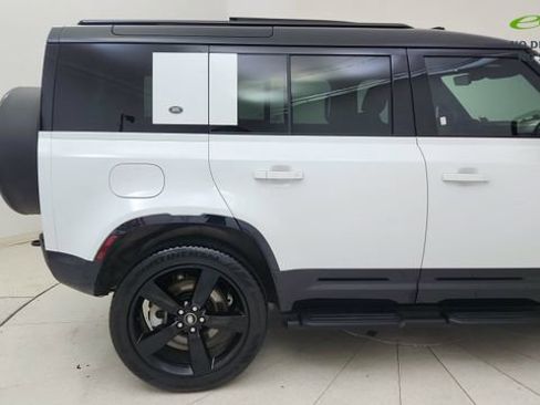 Used 2024 Land Rover Defender 110 X-Dynamic SE AWD/4WD image 7
