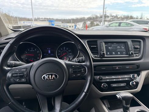 Used 2020 Kia Sedona EX image 14
