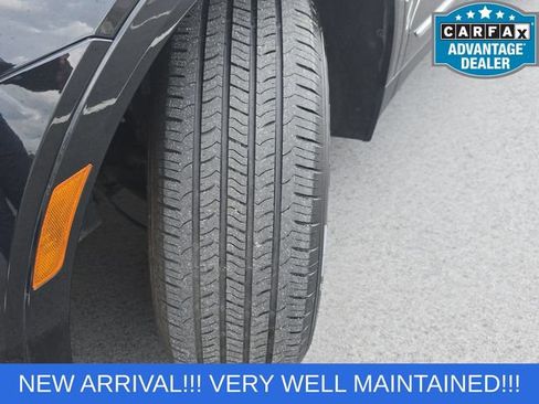 Used 2017 Cadillac XT5 Luxury w/ Driver Awareness Package FWD image 22