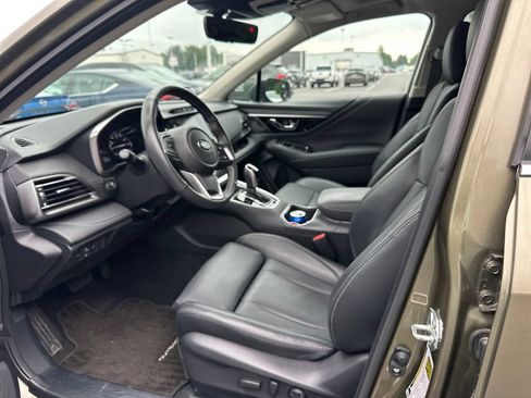 Used 2025 Subaru Outback Limited AWD/4WD image 10