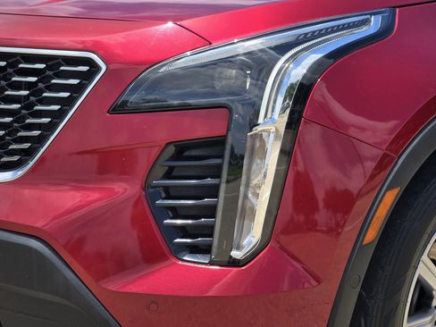 Used 2022 Cadillac XT4 Premium Luxury w/ Enhanced Visibility Package FWD image 10