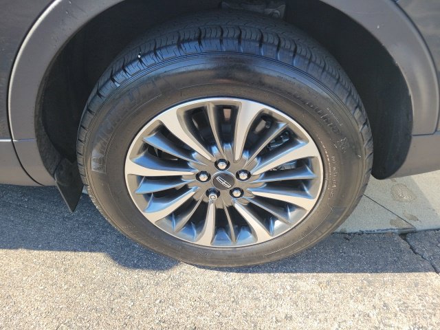 Certified 2023 Lincoln Nautilus AWD w/ Premium Package image 15