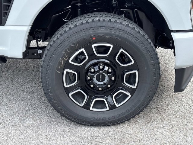 New 2026 Ford F250 Platinum w/ FX4 Off-Road Package AWD/4WD image 9