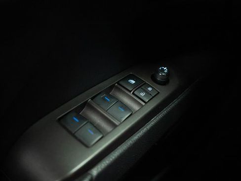 Used 2023 Toyota Camry SE FWD image 28