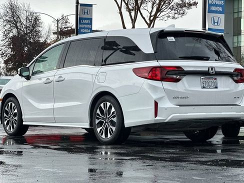 Used 2025 Honda Odyssey Elite image 5