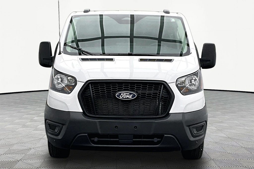 Used 2026 Ford Transit 150 Low Roof RWD image 3