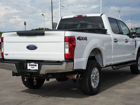 Used 2017 Ford F250 XLT AWD/4WD image 3