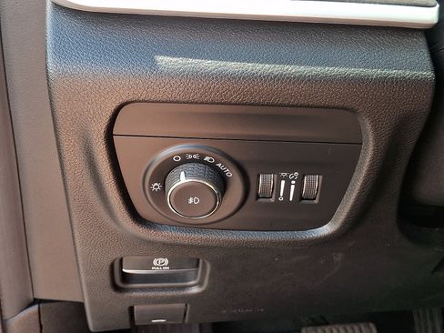 Used 2021 Jeep Grand Cherokee L Limited AWD/4WD image 27
