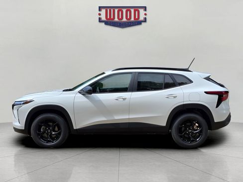 New 2026 Chevrolet Trax LT w/ Midnight Edition FWD image 4