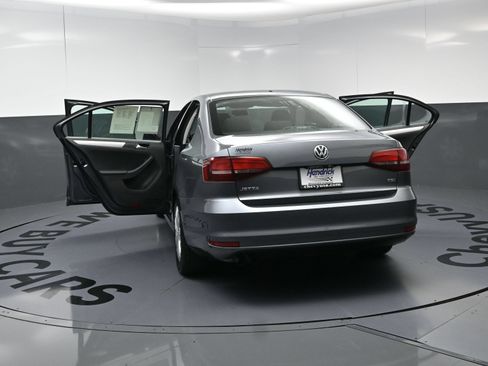 Used 2017 Volkswagen Jetta S w/ Jetta S Cold Weather Package FWD image 27