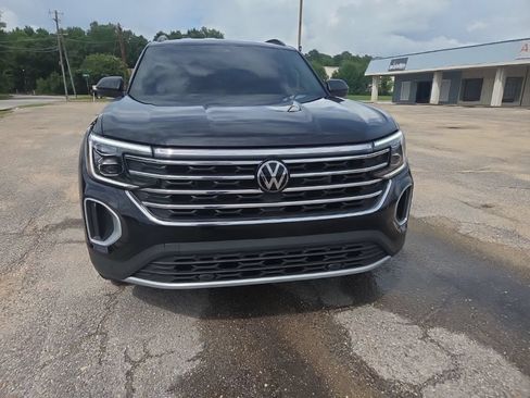 Used 2024 Volkswagen Atlas SE FWD image 2