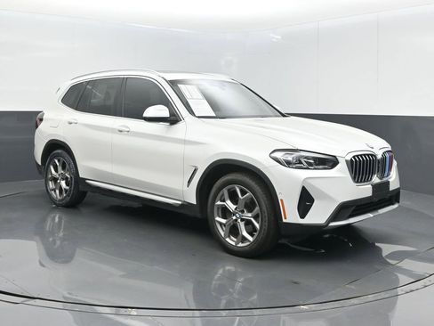Used 2023 BMW X3 xDrive30i w/ Premium Package AWD/4WD image 3