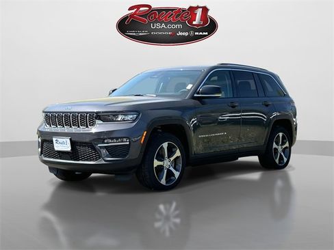 Used 2023 Jeep Grand Cherokee 4WD 4xe image 2