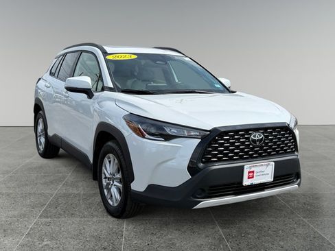 Used 2023 Toyota Corolla Cross LE w/ Moonroof Package AWD/4WD image 8