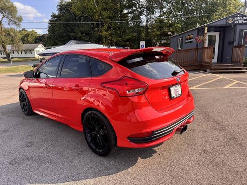 Used 2017 Ford Focus ST FWD image 5