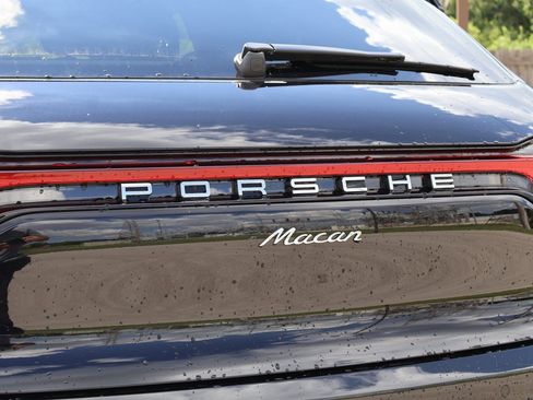 New 2026 Porsche Macan image 6