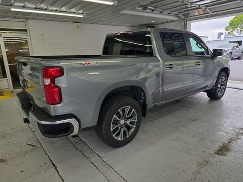 Used 2023 Chevrolet Silverado 1500 LT AWD/4WD image 6