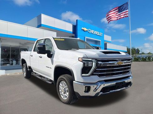 Used 2025 Chevrolet Silverado 2500 LTZ w/ LTZ Convenience Package AWD/4WD image 2