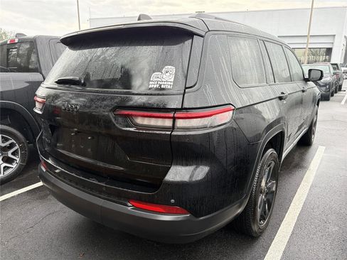 Used 2023 Jeep Grand Cherokee L Altitude image 14