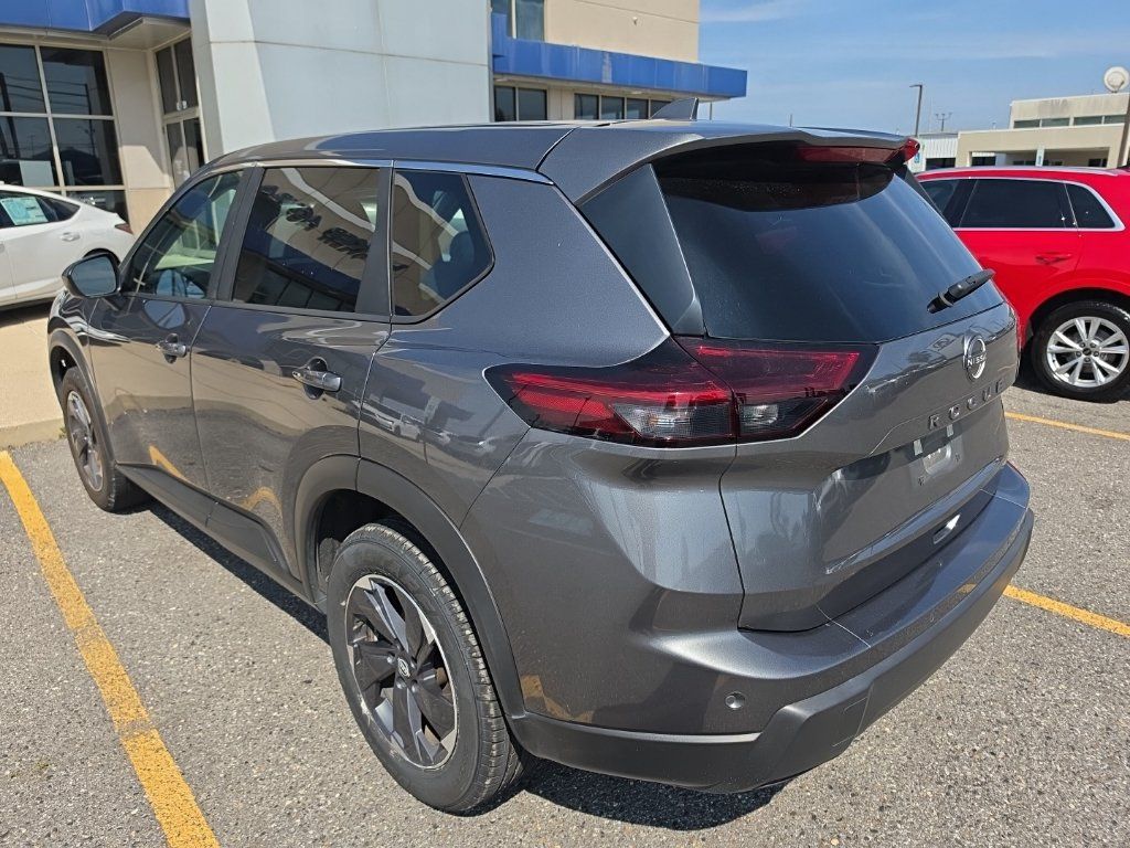Used 2025 Nissan Rogue SV FWD image 6