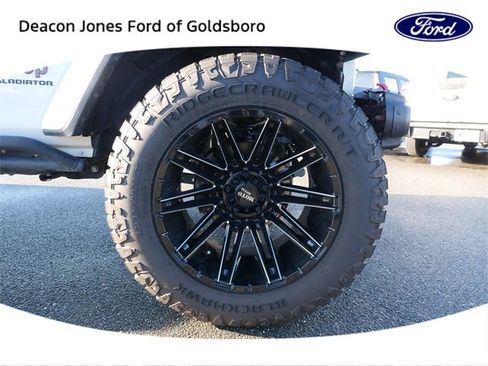 Used 2020 Jeep Gladiator Rubicon image 11