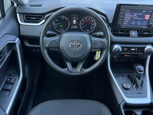 Certified 2021 Toyota RAV4 LE AWD/4WD image 14