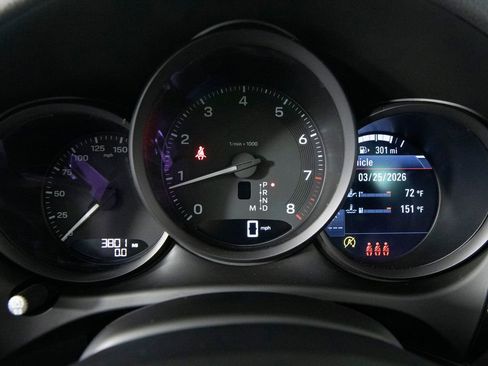 Certified 2025 Porsche Macan image 23