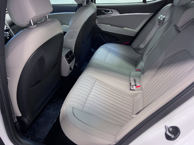 Used 2022 Genesis G70 2.0T w/ Prestige Package RWD image 16