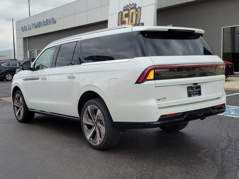 New 2026 Lincoln Navigator L Black Label AWD/4WD image 6