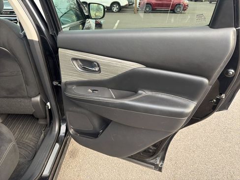 Used 2016 Nissan Murano S image 15