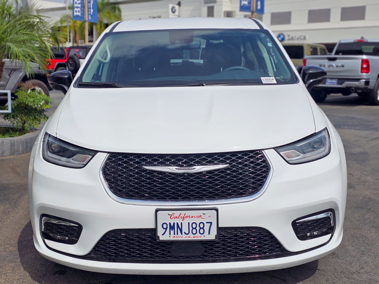 Used 2024 Chrysler Pacifica Limited FWD image 4