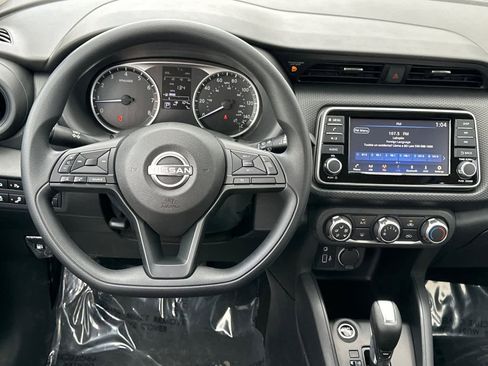 New 2025 Nissan Kicks Play S image 15