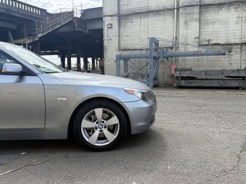 Used 2007 BMW 530xi Sedan AWD/4WD image 23