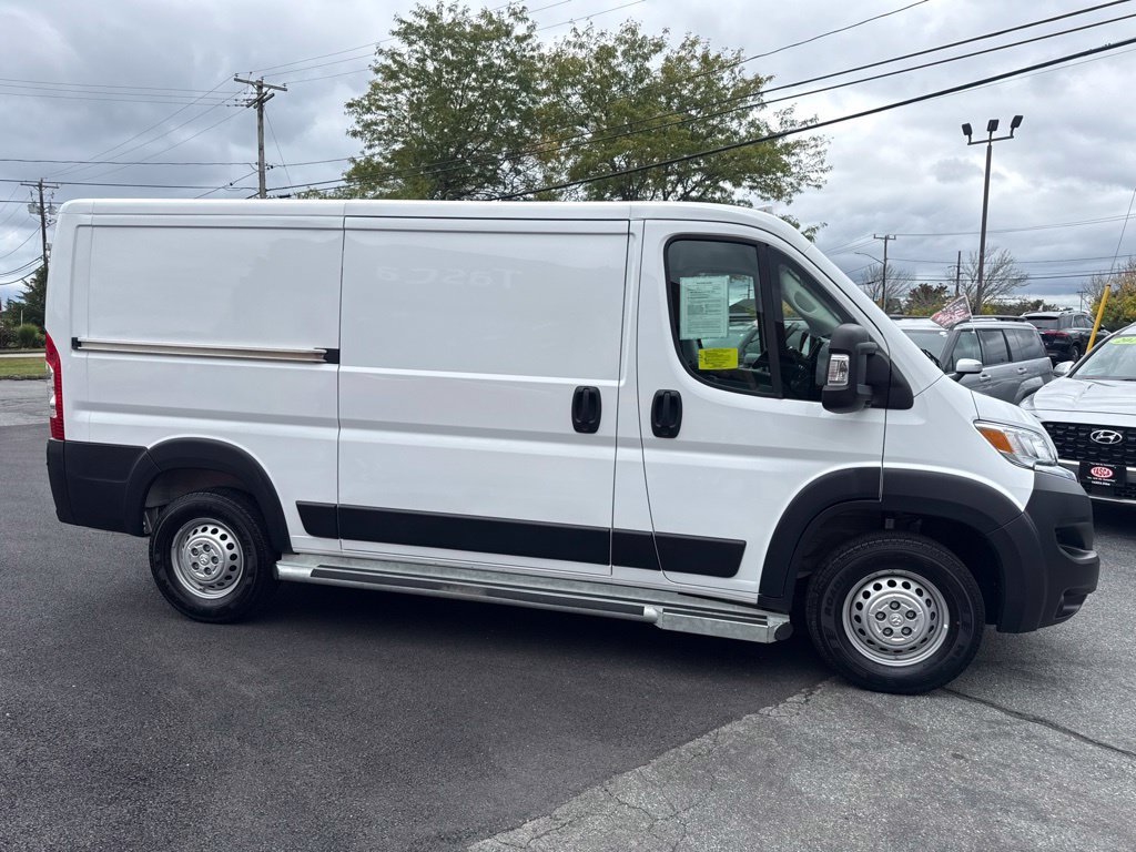 Used 2025 RAM ProMaster 2500 w/ U-Haul Equipment Group FWD image 4